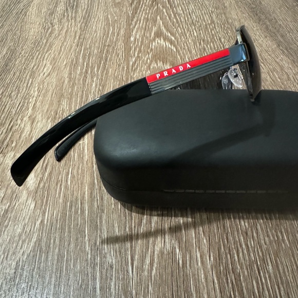 Prada Linea Rossa sunglasses - Picture 2 of 11